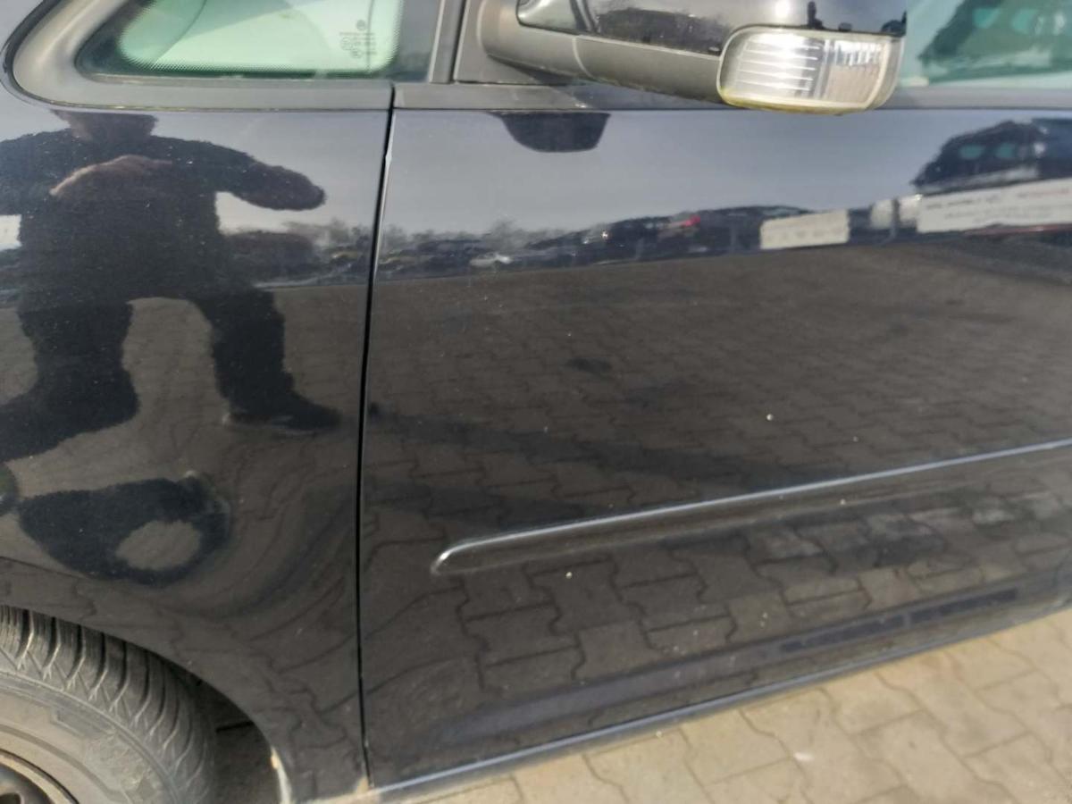 VW Touran 1T original T&uuml;r vorn links LC9X Deepblack Rohbau Bj.2008